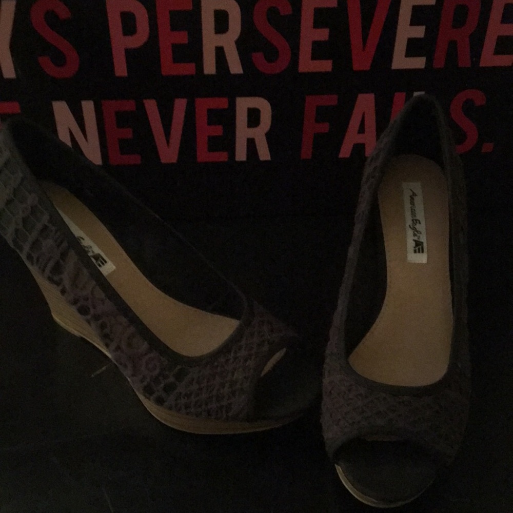 Wedge peep toe